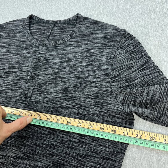 Lululemon Pulse Slub Henley Shirt Mens L (Est) Heather Black Pullover Stretch - Picture 6 of 8